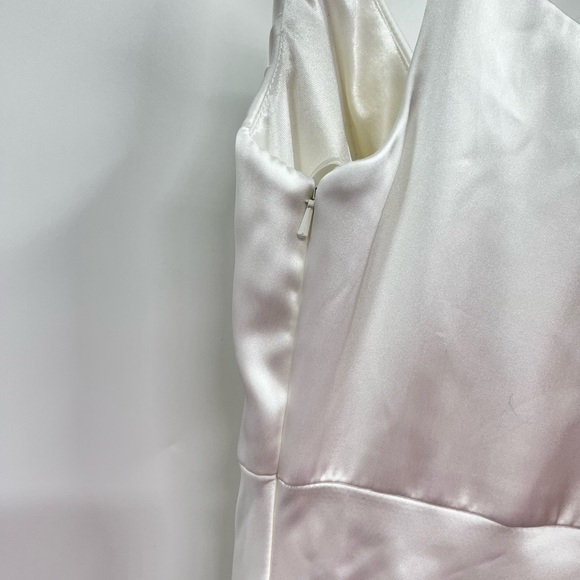 Women's Revelry White Sleeveless Double Slit Classic Gown Size 10 - Picture 10 of 15